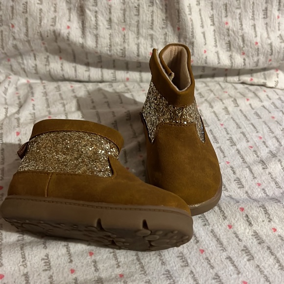 Carter’s - Picture 3 of 5